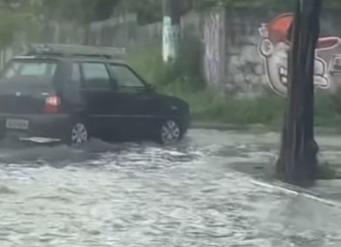 Manaus sofre com 68 ocorrências após temporal; bairros registram alagamentos e erosões