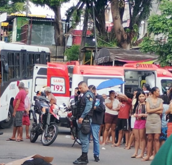 Jovem morre e mulher fica ferida em acidente no Ouro Verde