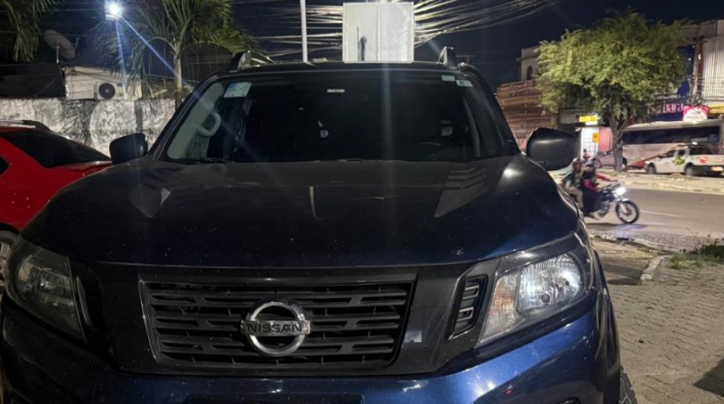 Polícia encontra geladeira cheia de drogas sendo transportada por carro em Manaus