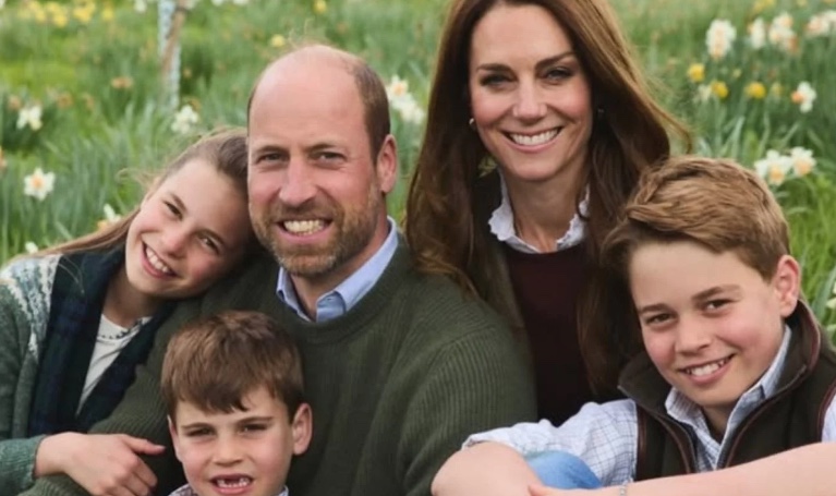 Regras da realeza impedem filhos de William e Kate de guardar presentes de Natal