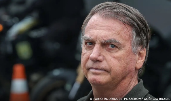 Bolsonaro deve receber alta nesta quinta e retornar à carceragem da PF