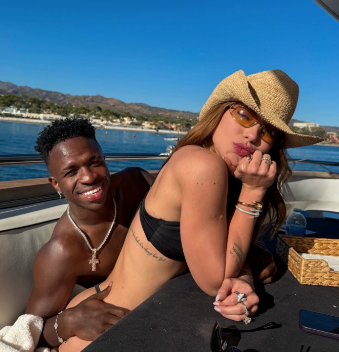 Virginia publica carrossel de fotos com Vini Jr. e se declara: "Sou feliz com você"