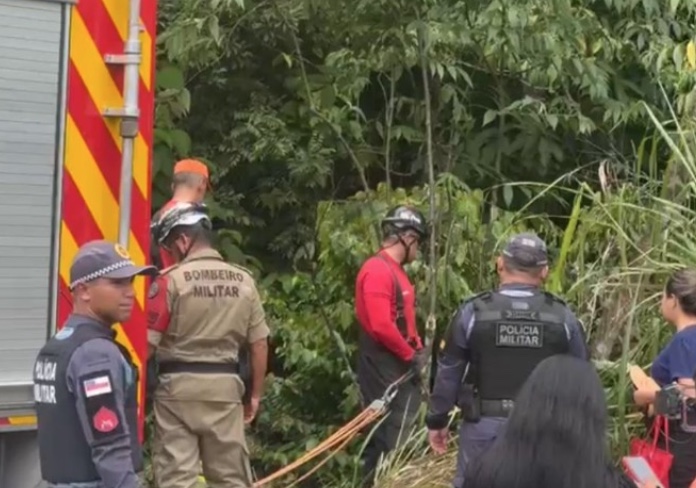 Motorista que caiu em ribanceira com carreta no Cidade de Deus sofreu mal súbito