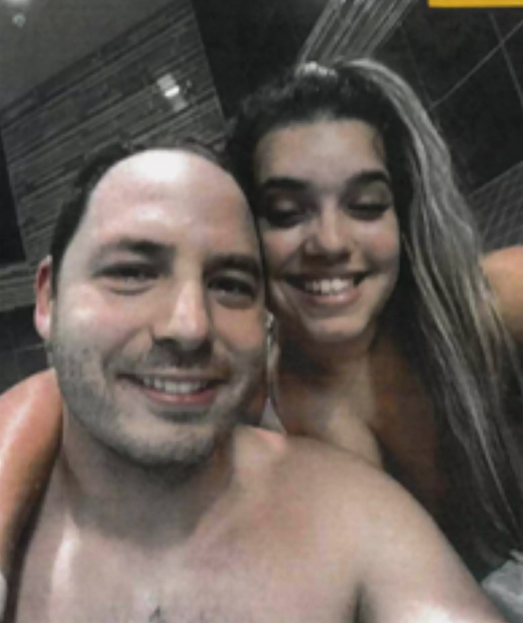 Babá brasileira, acusada de ajudar a matar esposa do patrão, tirou fotos íntimas com ele