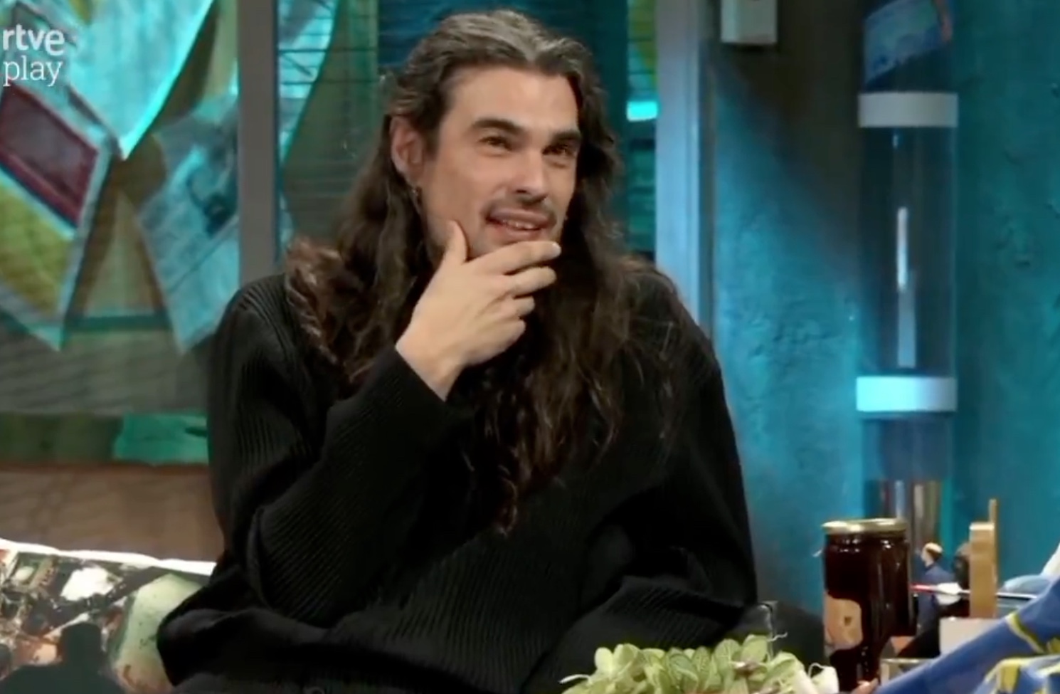 "Se inscrevessem um sapato, todos votariam", ironiza diretor espanhol sobre brasileiros