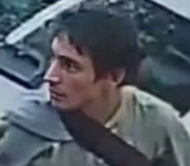 PC-AM divulga imagem de suspeito de invadir e furtar loja de automóveis em Flores