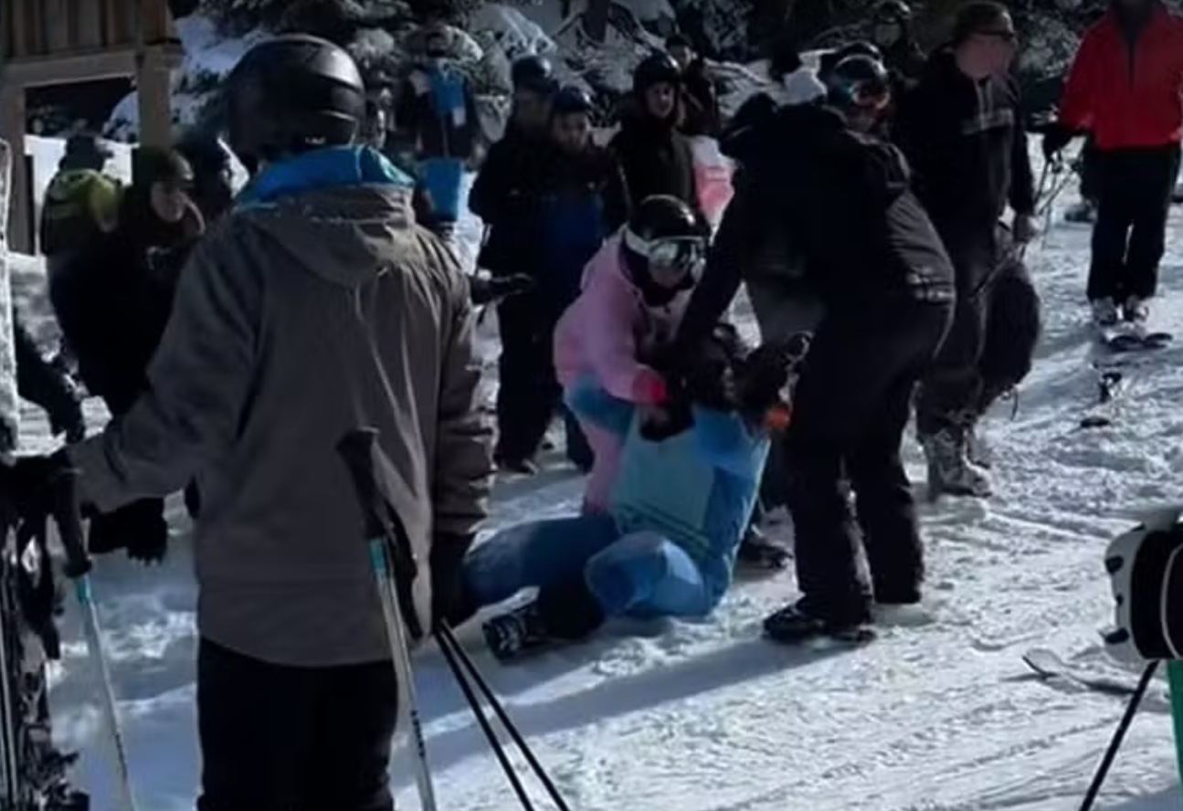 Fantasiado de Chewbacca, brasileiro é espancado em estação de esqui na França