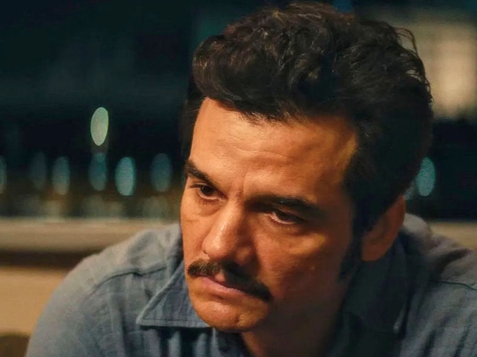 Morando nos EUA, Wagner Moura critica política anti-imigração e relata temor