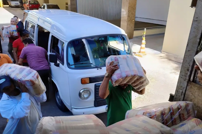 Na semana do Natal, famílias recebem mais de 40 toneladas de alimentos no Amazonas