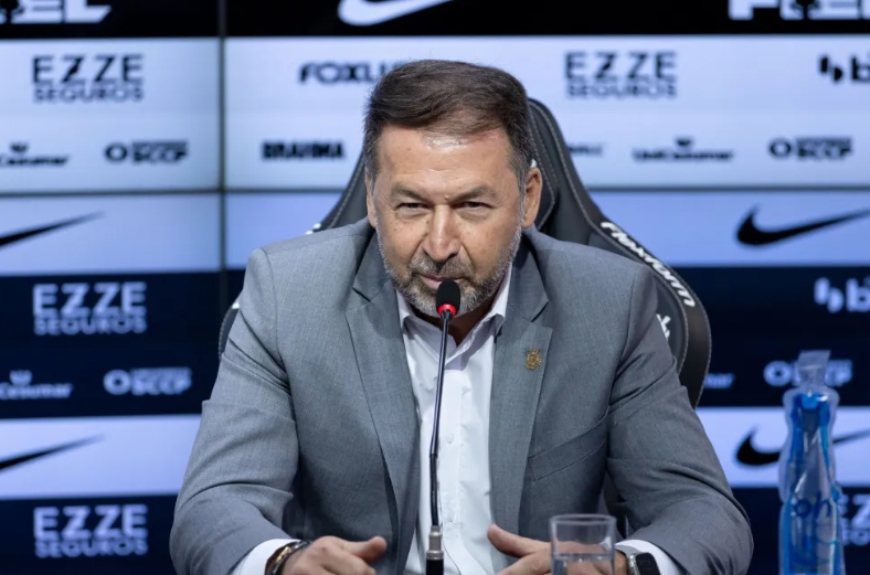 Augusto Melo, do Corinthians, se pronuncia sobre pedido de impeachment