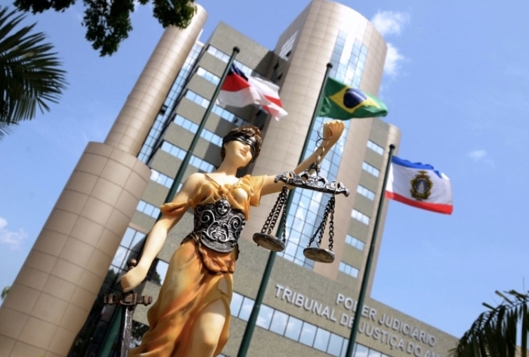 Servidor nomeado por concurso anulado não tem direito à reintegração, diz TJAM