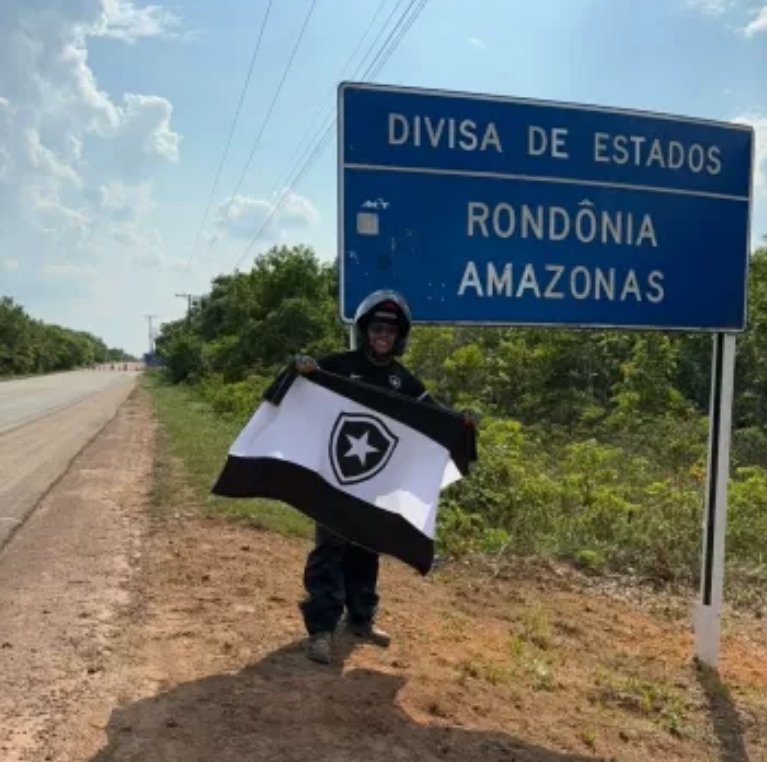 Torcedor foi de moto de Manaus para semi da Libertadores e segue até Buenos Aires