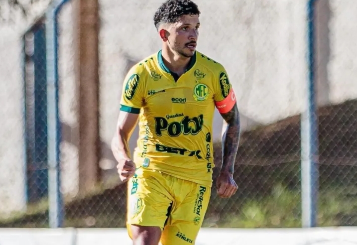 Yuri Lima, namorado de Iza, anuncia fim da carreira como jogador