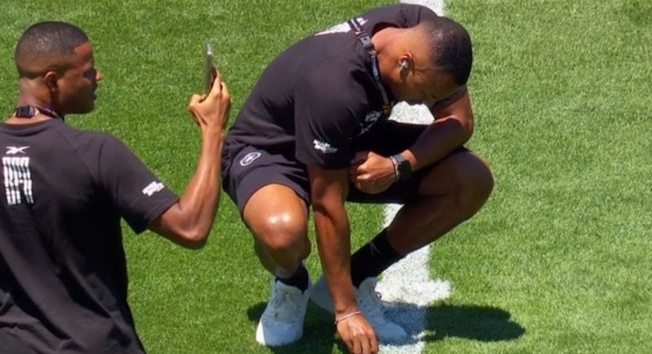 Botafogo: jogadores fazem oração em gramado na véspera da final da Libertadores