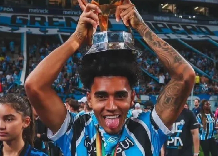 Grêmio encerra contrato de ex-Corinthians antecipadamente