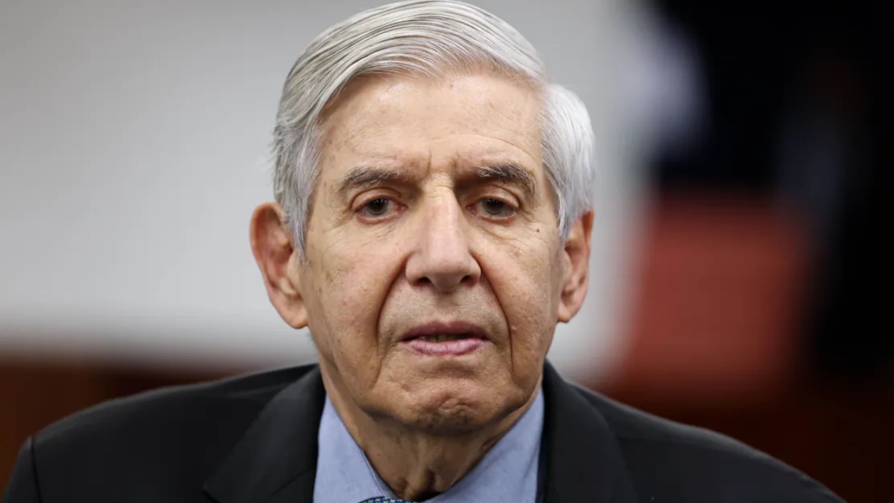 Defesa aponta erro e diz que Augusto Heleno foi diagnosticado com Alzheimer este ano