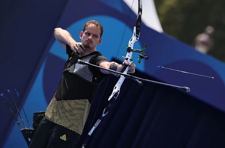 Marcus D'Almeida e Ana Luiza Caetano se garantem nas oitavas do tiro com arco