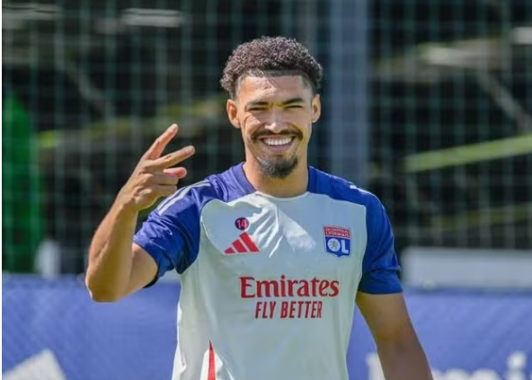 Botafogo acerta contratação de Adryelson