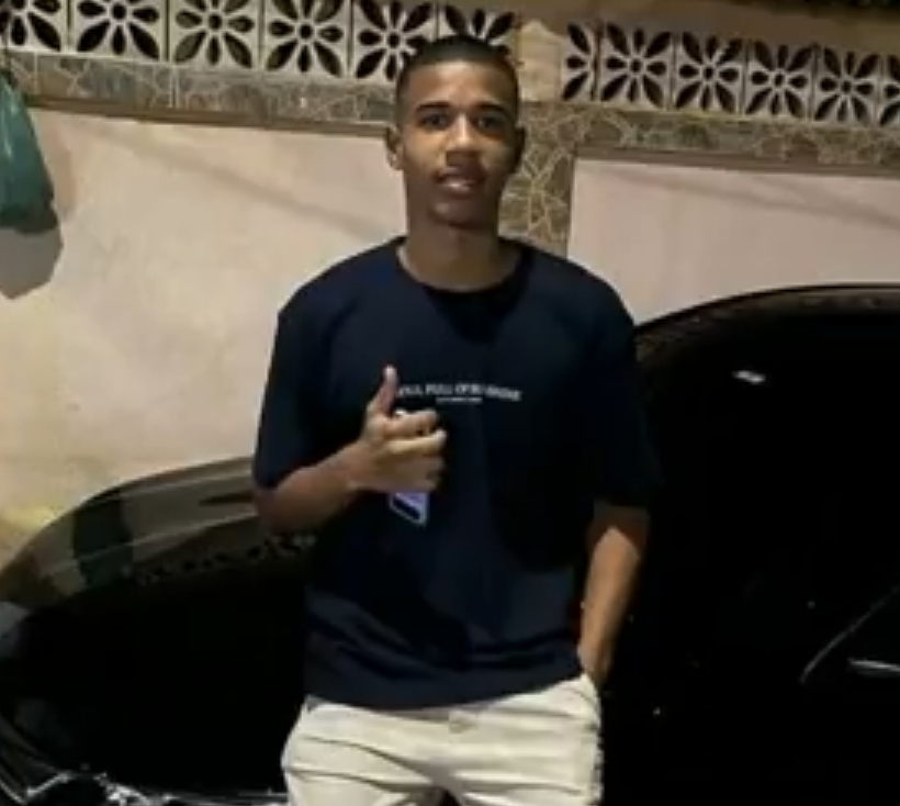 Jogador de futebol baleado após pisar no pé de traficante terá órgãos doados