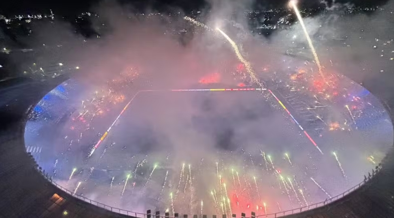 Racing é punido com um mês de portões fechados por festa contra o Corinthians