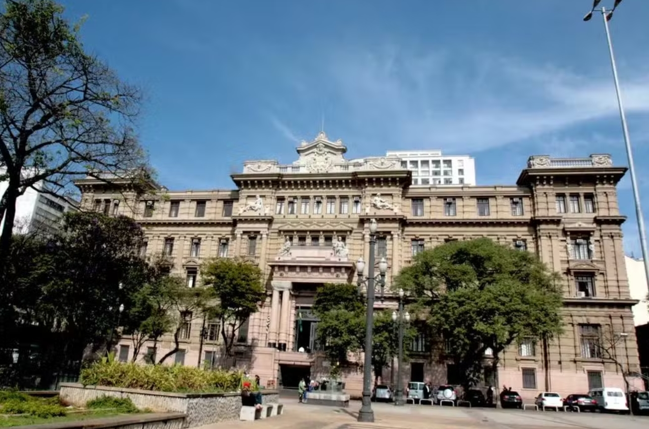 Juiz de São Paulo é acusado de usar nome falso de lorde inglês por mais de 40 anos