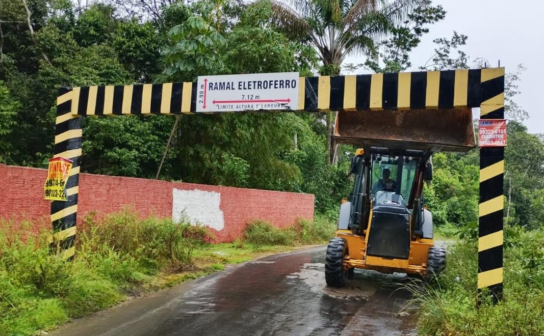 Barreira irregular que impedia circulação de ônibus é derrubada no Tarumã-Açu