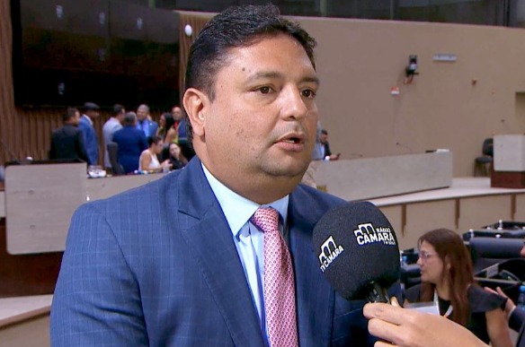 Caio André diz que início da CPI da Semcom depende dos líderes partidários da CMM