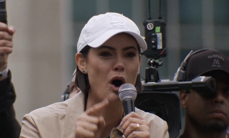 Michelle chora em discurso, fala em humilhação e diz que Bolsonaro não irá desistir