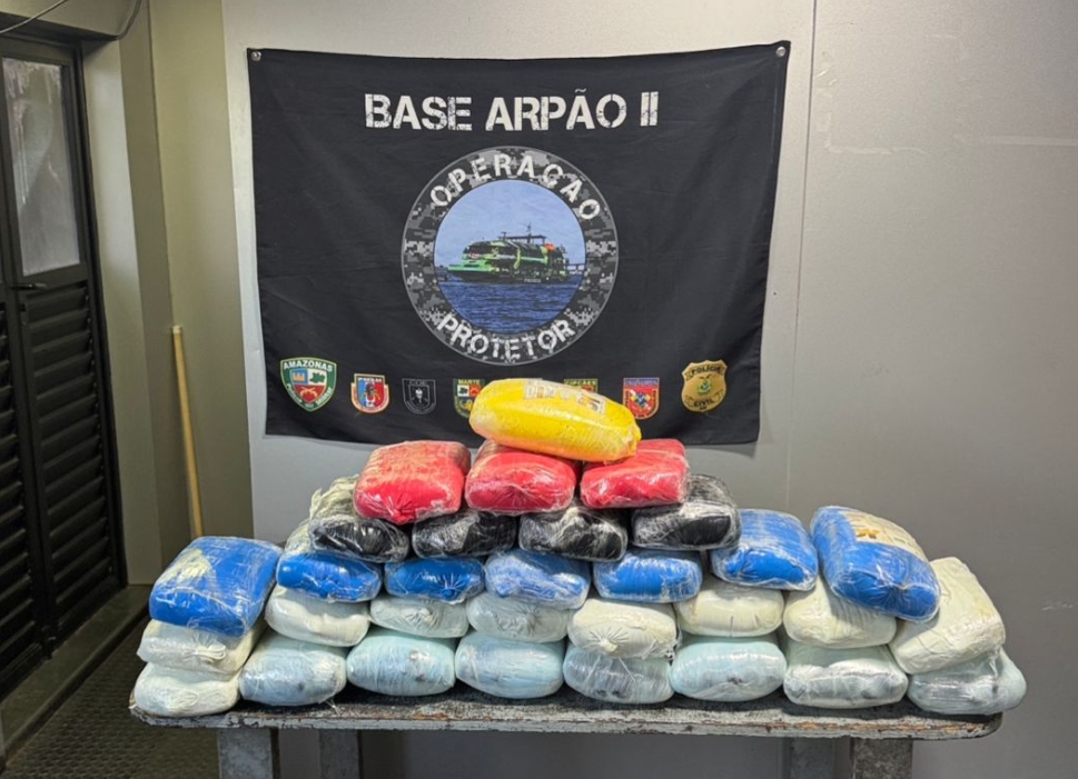 Polícia apreende drogas avaliadas em R$ 800 mil em camarote de barco em Coari
