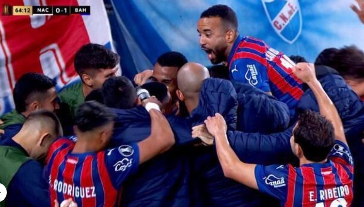 Bahia bate o Nacional e vence pela primeira vez fora do Brasil na Libertadores