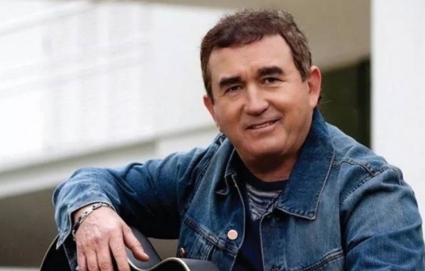 TCE-AM volta atrás e permite show de meio milhão de Amado Batista em Ipixuna