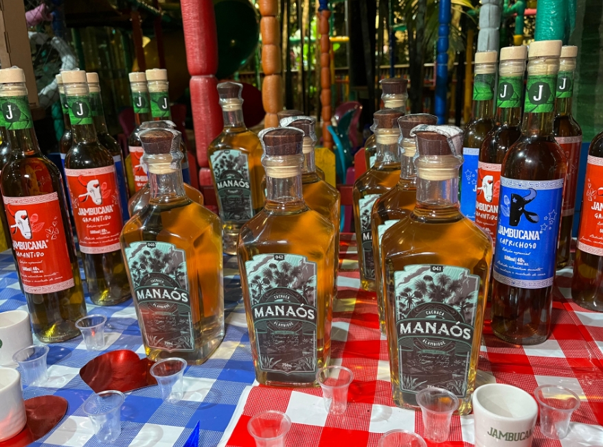 Cachaçaria de Manaus lança rótulo em comemoração ao Festival de Parintins