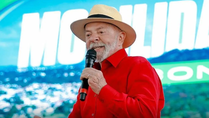 Em Manaus, Lula assina projeto que repassa R$ 150 milhões para combater desmatamento