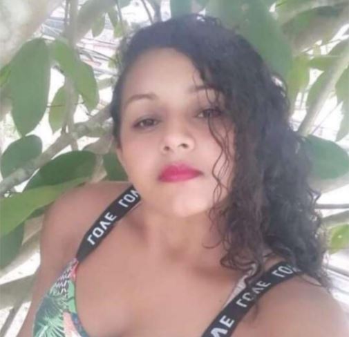 Mulher é assassinada com 15 facadas na frente dos filhos pequenos no Amazonas