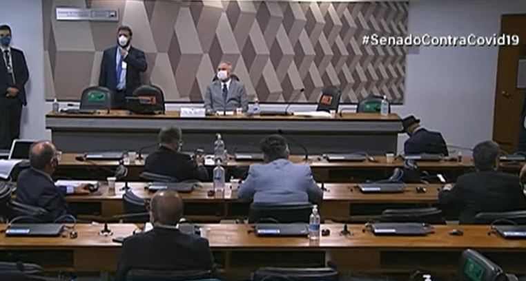 Senadores iniciam votação para presidência da CPI da Covid