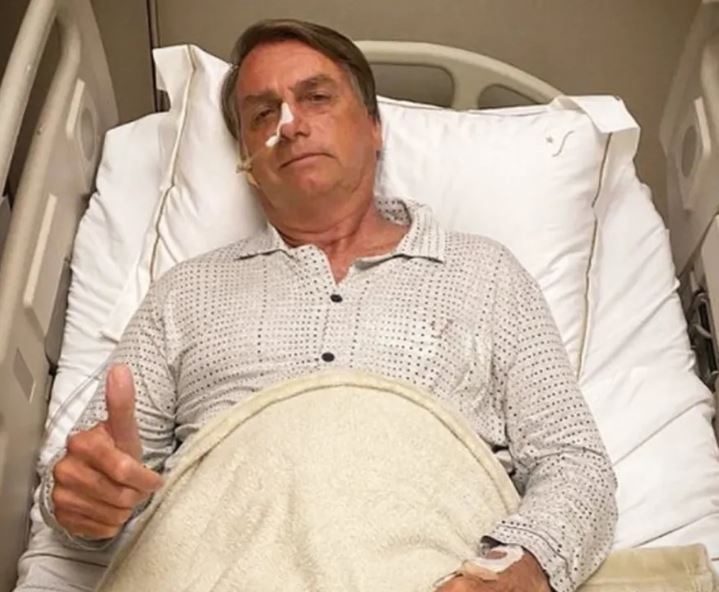 Após 12 horas de cirurgia, Bolsonaro se recupera bem na UTI, dizem médicos