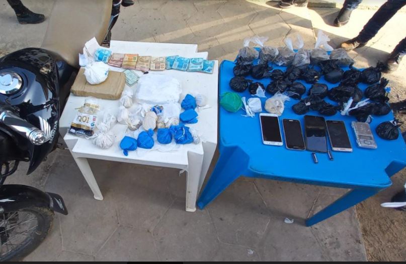 Família é presa após PM encontrar casa repleta de drogas no Amazonas