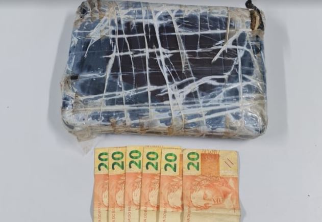 Após passar mal, homem leva 1 quilo de maconha para o 28 de Agosto