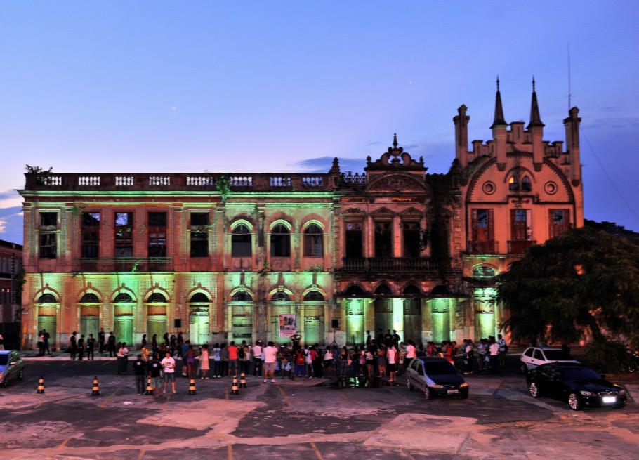 Casarão de Ideias promove 9ª edição do 'Lugares Que o Dia Não Me Deixa Ver'