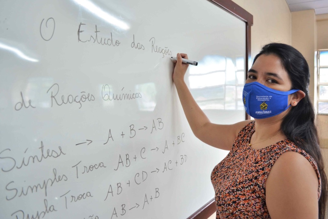 Professores e pedagogos da rede estadual terão reajuste salarial de 9% em janeiro