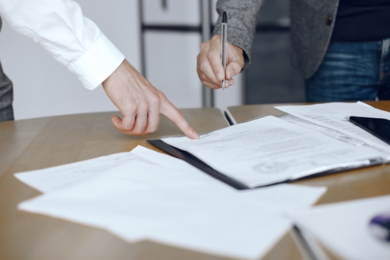 Auxílio maternidade e pensão por morte podem ser solicitados pelo cartório de registro civil