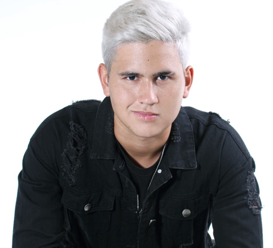 Lorenzo Fortes faz suspense sobre relacionamento e lança single 'É porque tem mais'