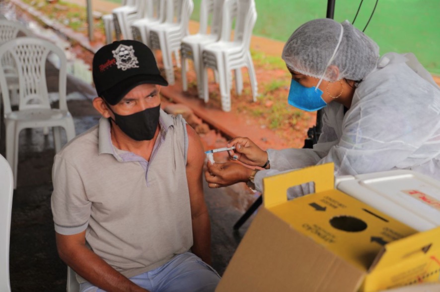 Carreta de vacinação estará em Novo Airão nesta quinta e sexta-feira