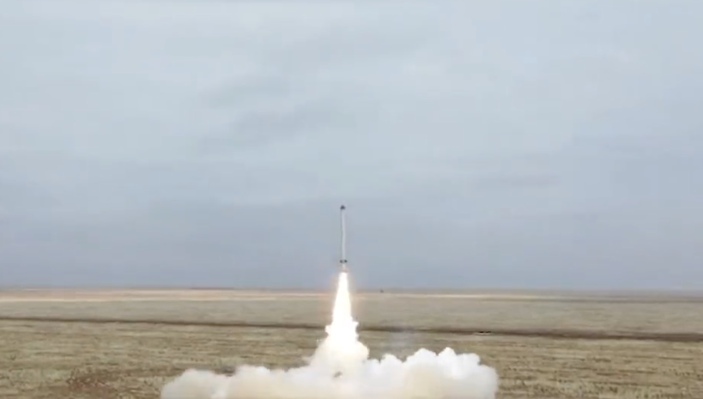 Rússia lança mísseis em exercício de forças nucleares e acende alerta; veja vídeo
