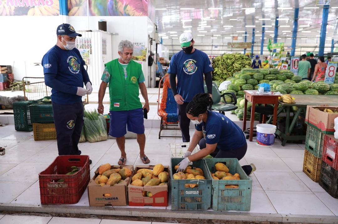 70 mil famílias são atendidas em programa que reduz desperdício de alimentos em feiras de Manaus