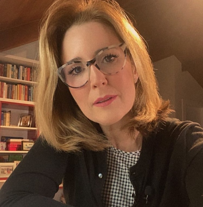 Entenda sintomas e tratamento de Parkinson, doença diagnosticada em Renata Capucci