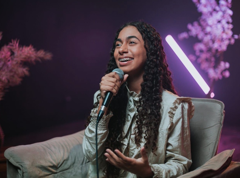 Ex-The Voice Kids, Izabelle Ribeiro lança o quarto single da carreira