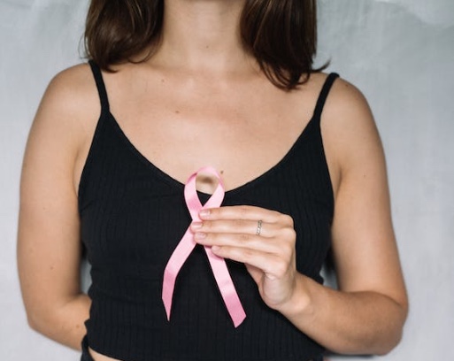 Exame de sangue pode detectar câncer de mama com até 2 anos de antecedência