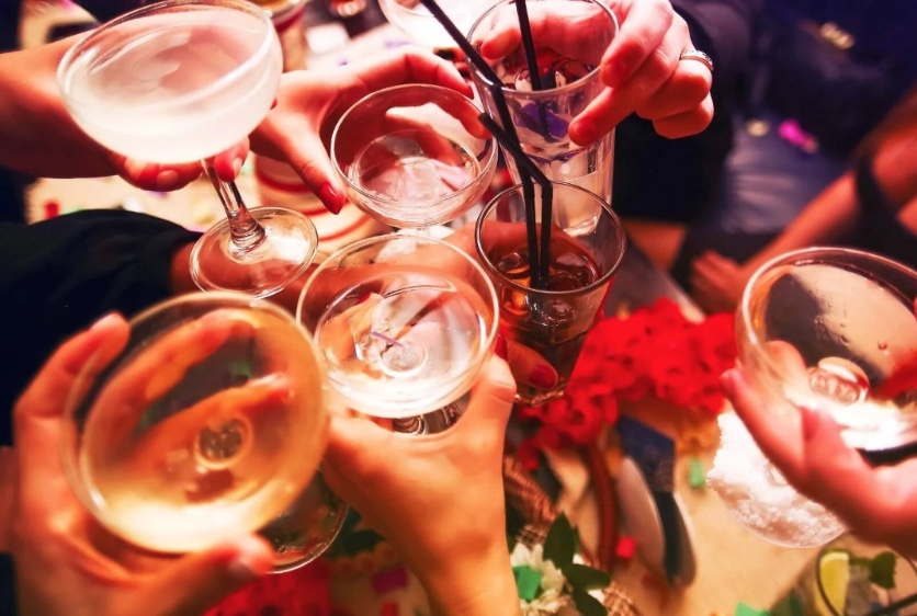 Exagerar no álcool nas festas de fim de ano pode prejudicar os rins