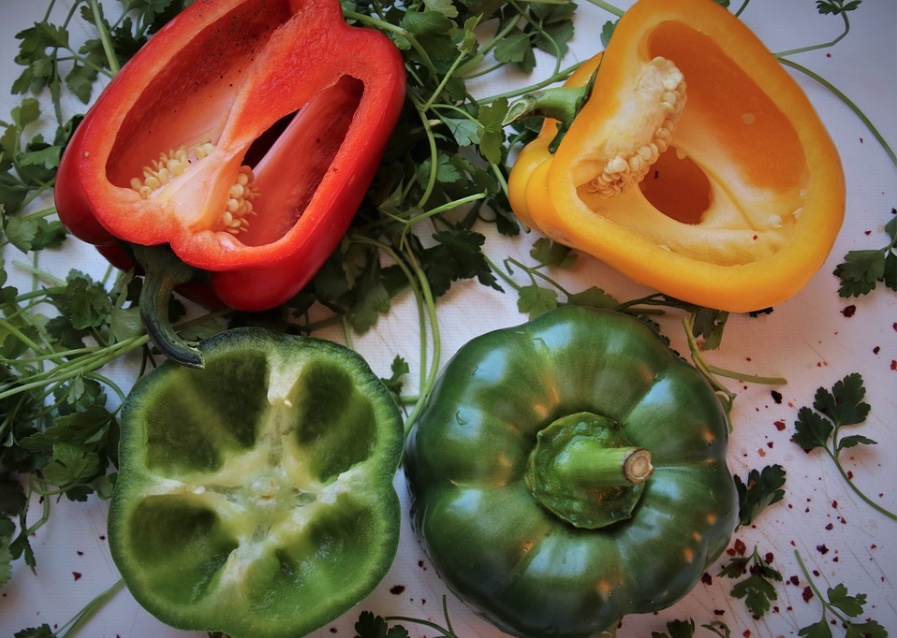 Veja 5 alimentos que causam azia e inchaço na barriga